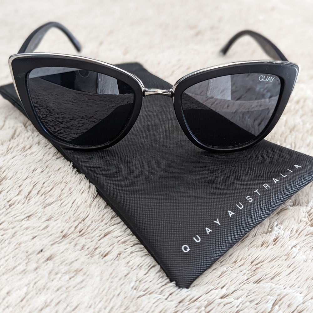 QUAY Sunglasses black/smoke silver
